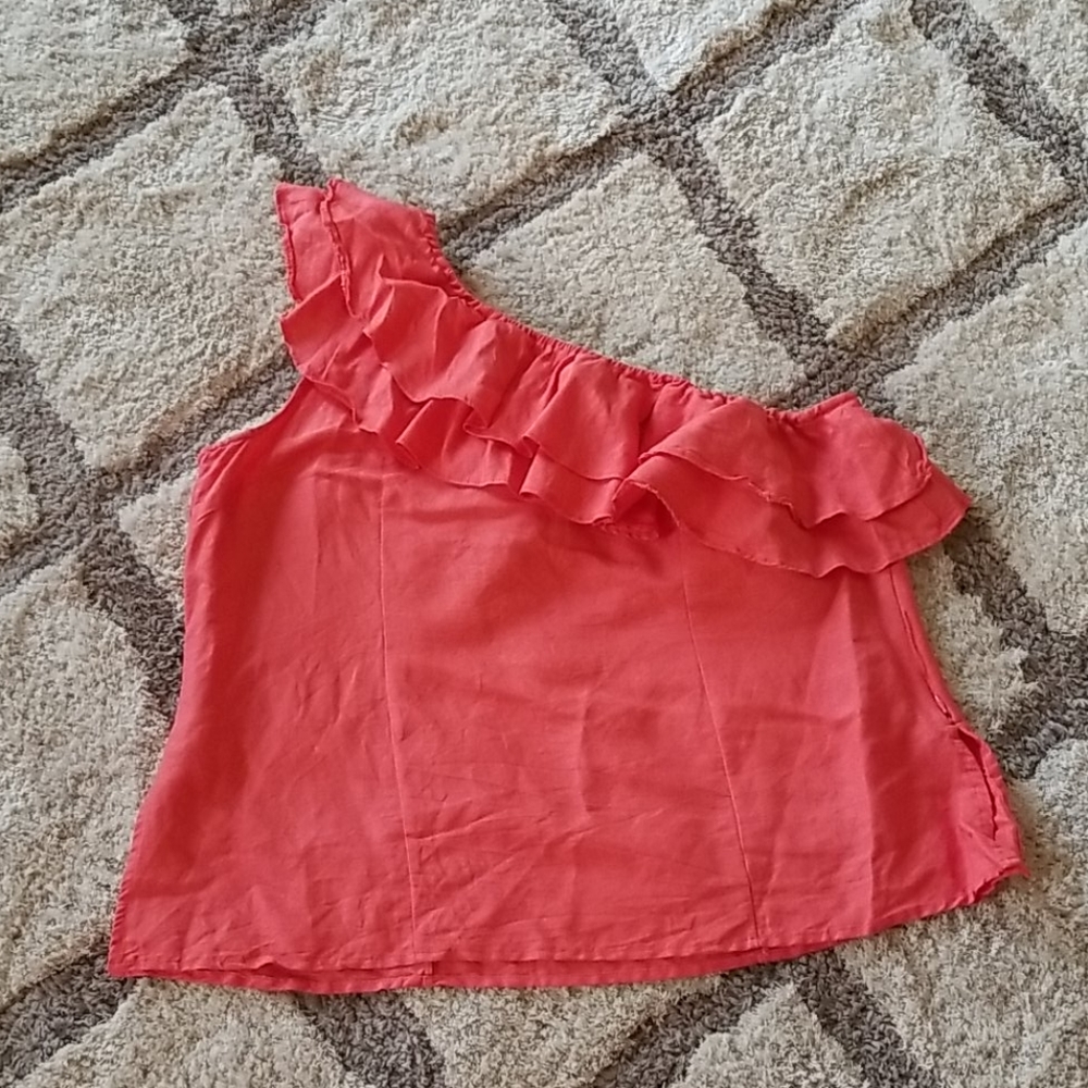 Fun summer top.
